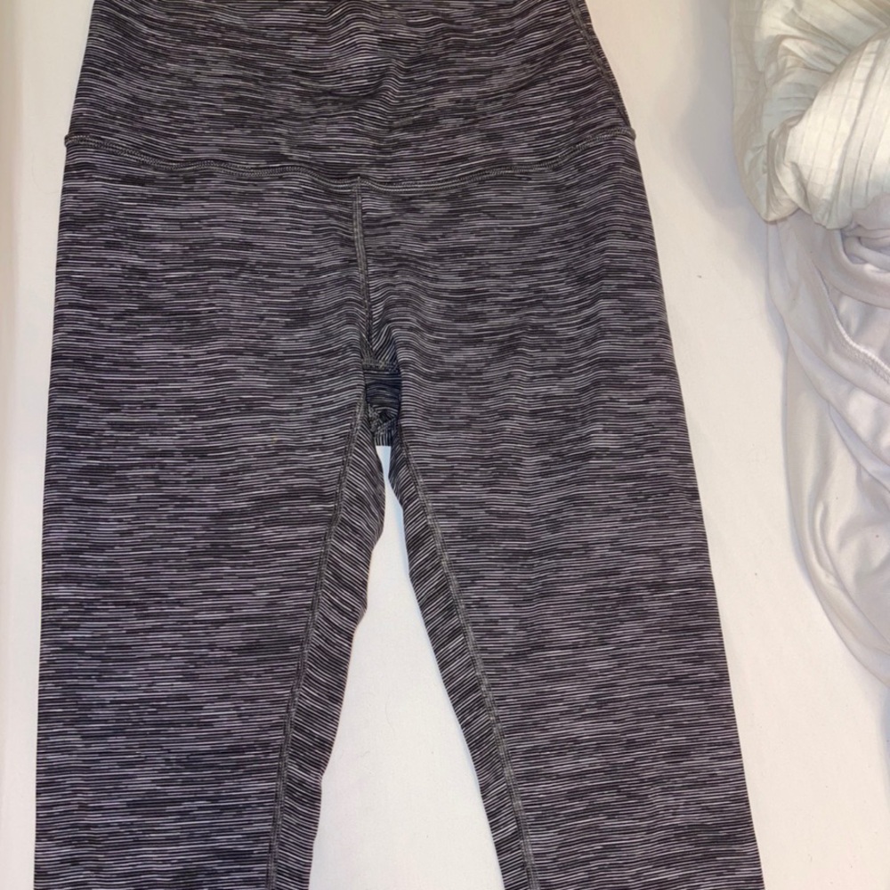 GREY LULULEMON LEGGINGS